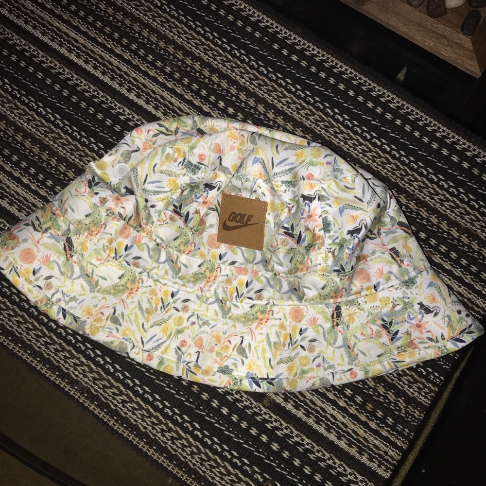 Nike golf bucket hat